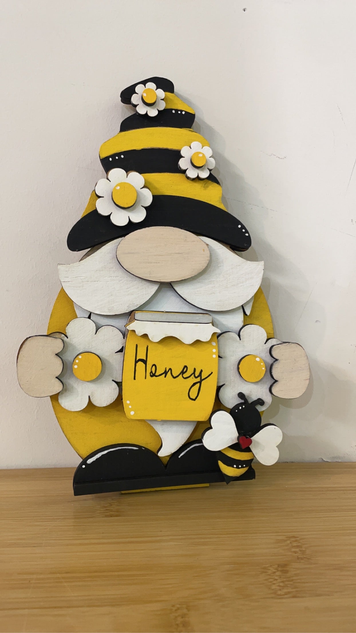 2045 - Bee Gnome